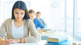 Subiecte Română BAC 2023 sesiunea august: Ce subiecte au primit elevii?